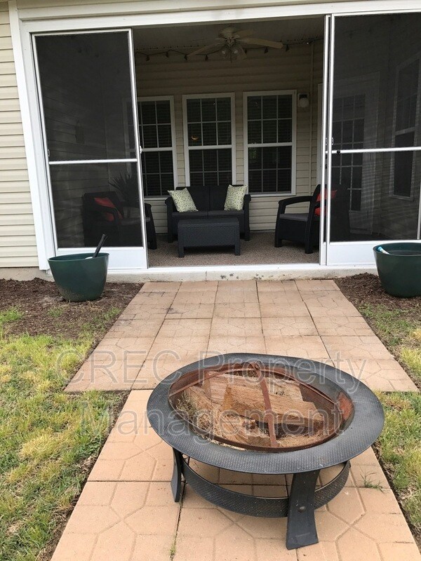 Building Photo - 272 Mayfield Dr