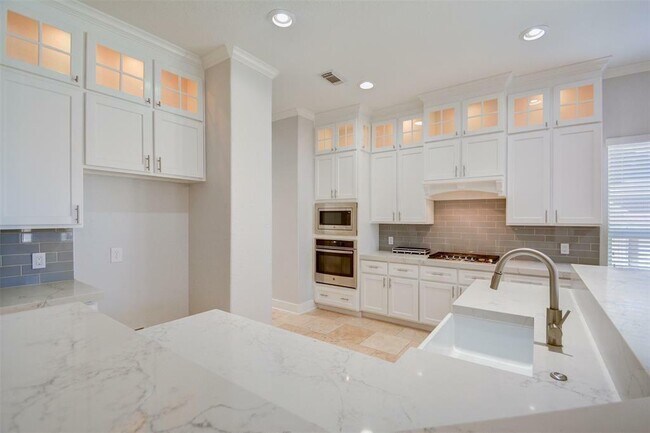Building Photo - 214 Spring Lakes Haven