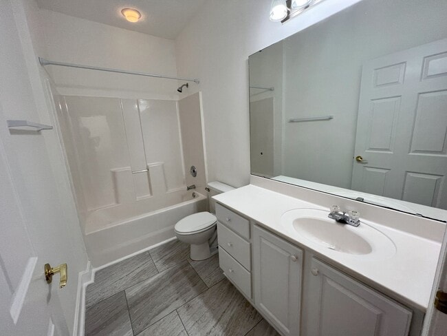 Building Photo - 3 BEDROOM, 1ST FLOOR CONDO IN CAROLINA FOREST!