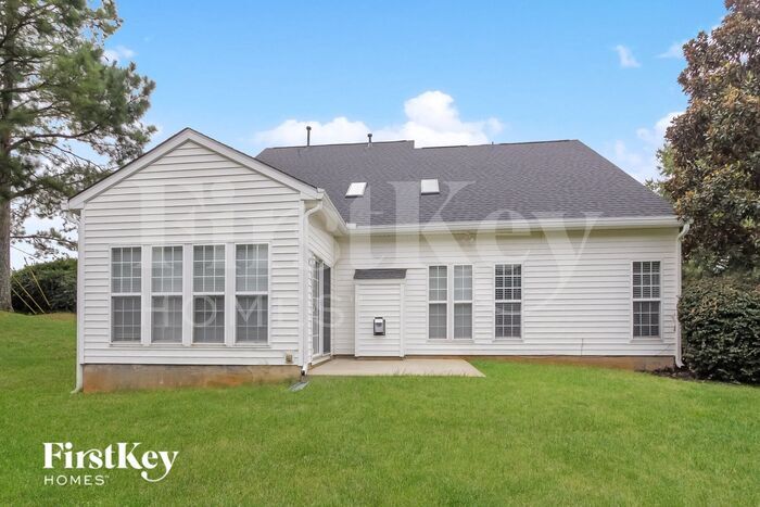 Building Photo - 9708 Spring Park Dr