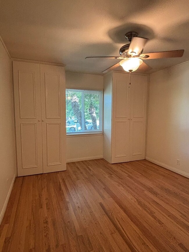 Building Photo - (5281-5285) El Prado Ave.