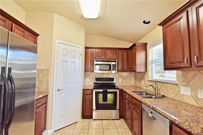Building Photo - 1807 Slate Creek Dr