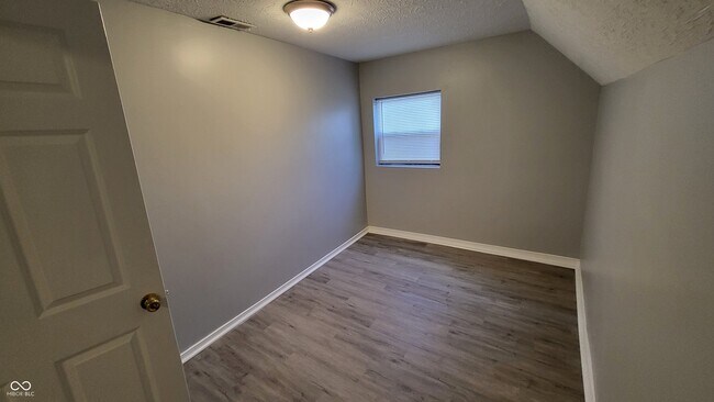Building Photo - 653 Birch Ave