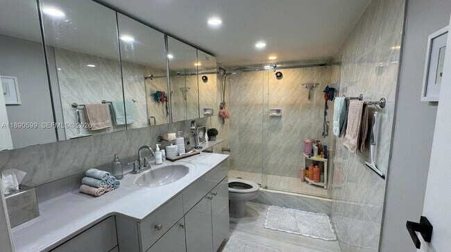 Building Photo - 5005 Collins Ave