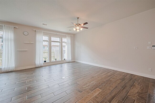 Building Photo - 6906 Montclair Colony Trl