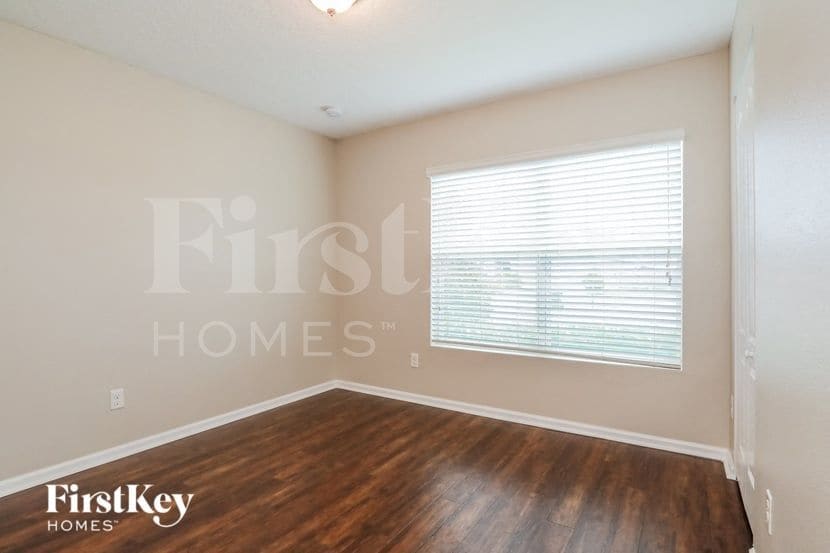 Building Photo - 3854 Falcon Crest Dr