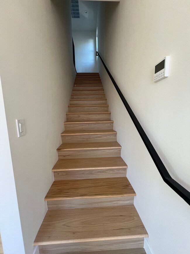 Building Photo - 7622 Arcola Ave