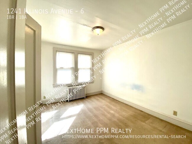 Building Photo - Dormont 1 Bedroom with heat included. Octo...