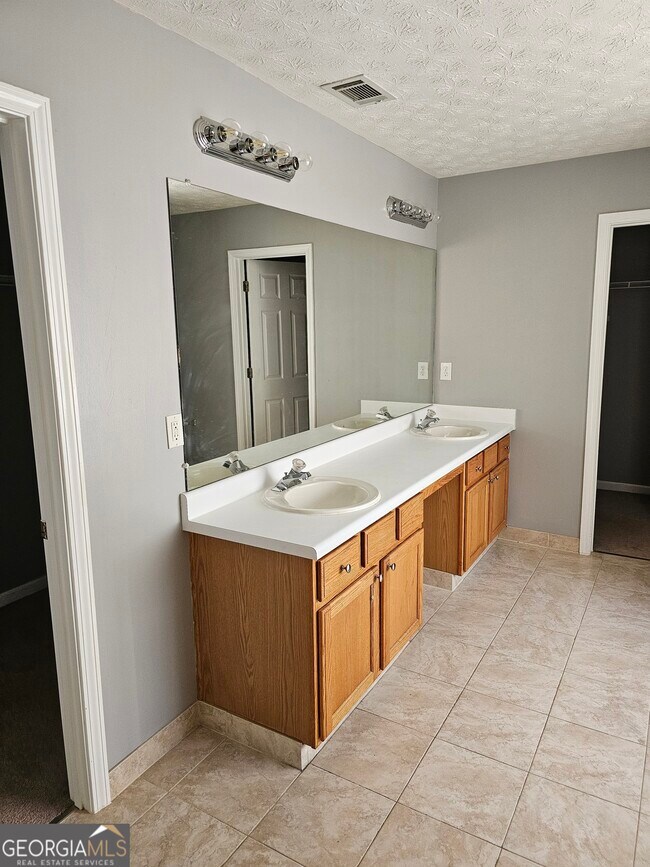 Building Photo - 1529 Sydney Pond Cir NW