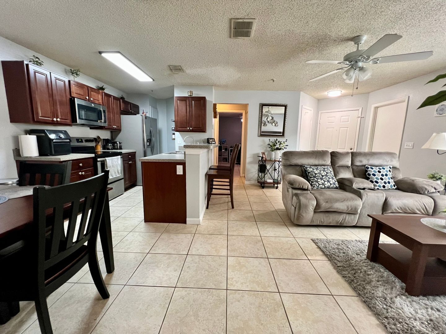 Building Photo - 976 Leeward Pl