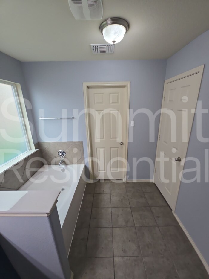 Building Photo - 236 Geode Ln