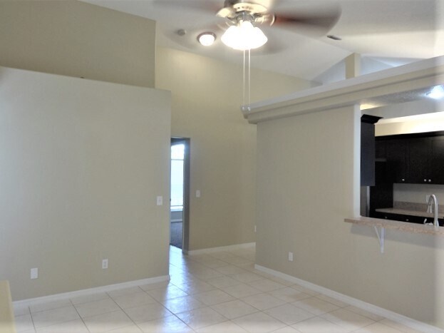Building Photo - 562 SW Badger Terrace