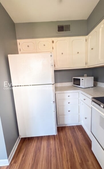 Building Photo - 2620 Southbury Cir