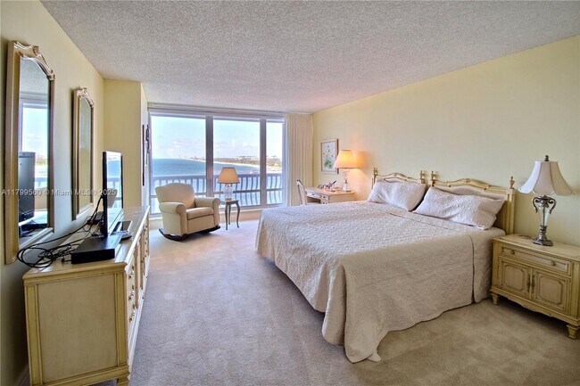 Building Photo - 2200 S Ocean Ln