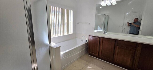 Building Photo - 4170 SW 47th Ct