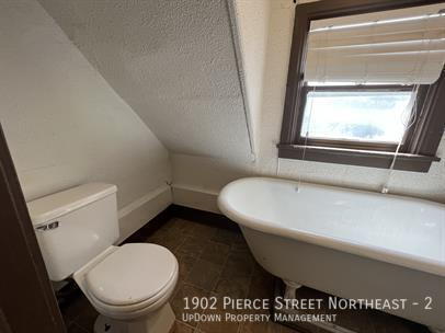 Building Photo - 1902 Pierce St NE