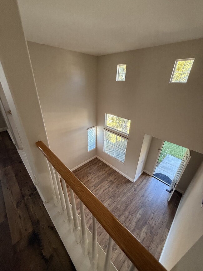 Building Photo - Spacious 5-Bed Family Home w/ 3-Car Garage Near Top Schools in Orange Crest.  One large bedroom a...