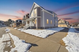 Building Photo - 1 Clough St