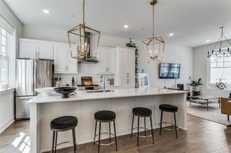 Building Photo - 645 N Tyler St