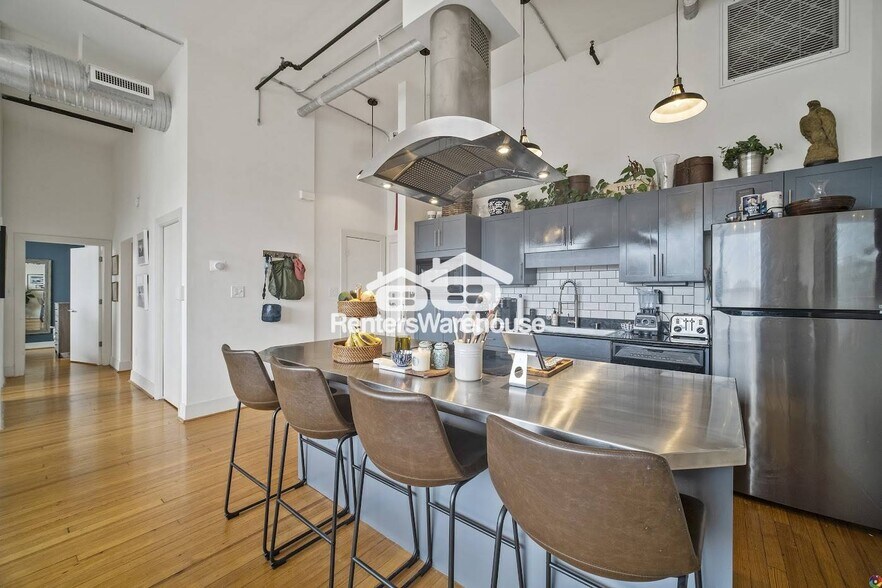 Building Photo - 500 Granby St