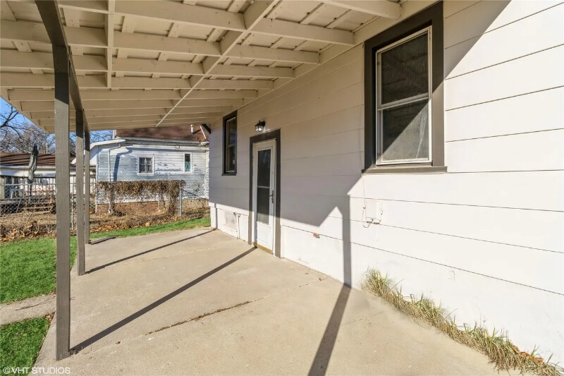 Building Photo - 1921 Logan Ave