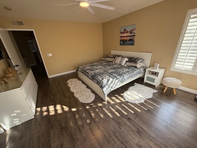 Building Photo - 2204 Lago Ventana