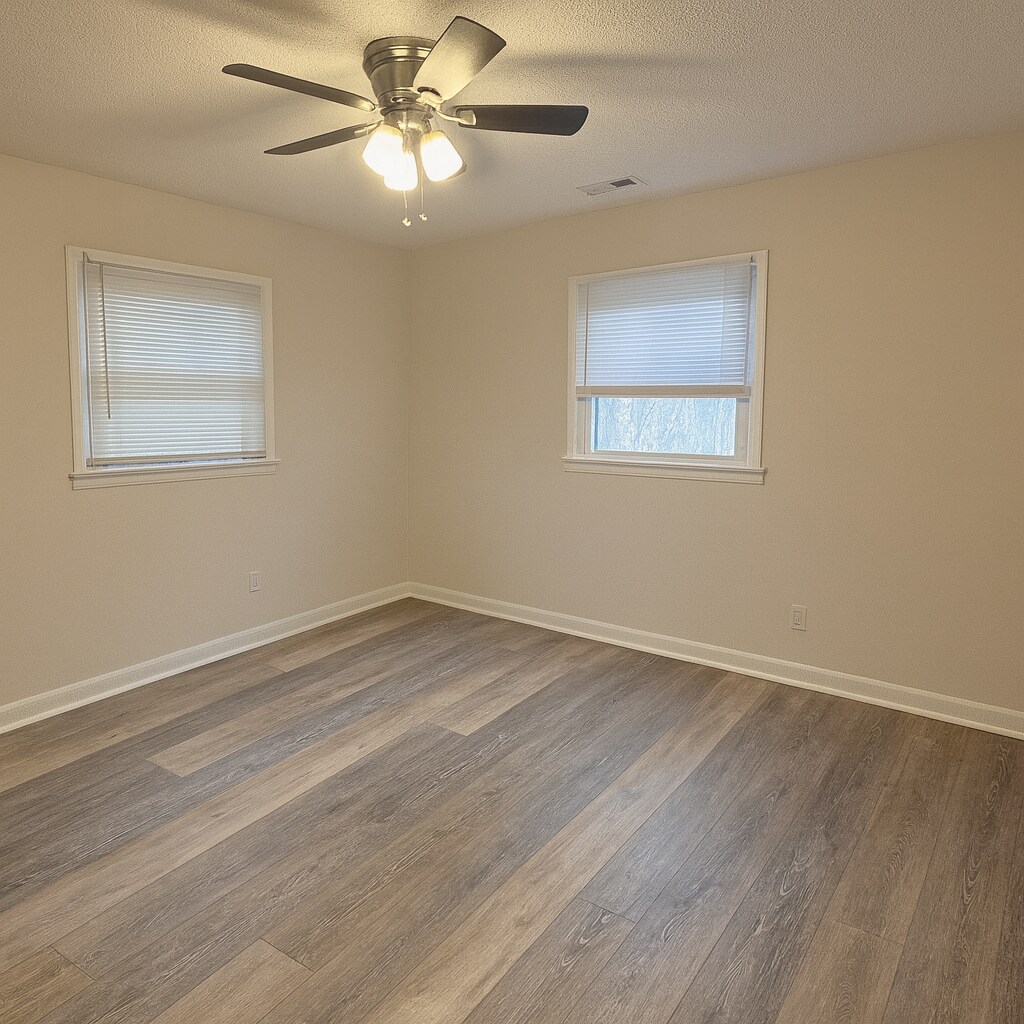 Building Photo - 575 Riverview Heights St