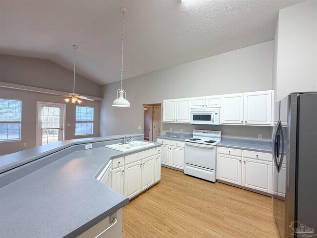 Building Photo - 7903 Cayenne Way