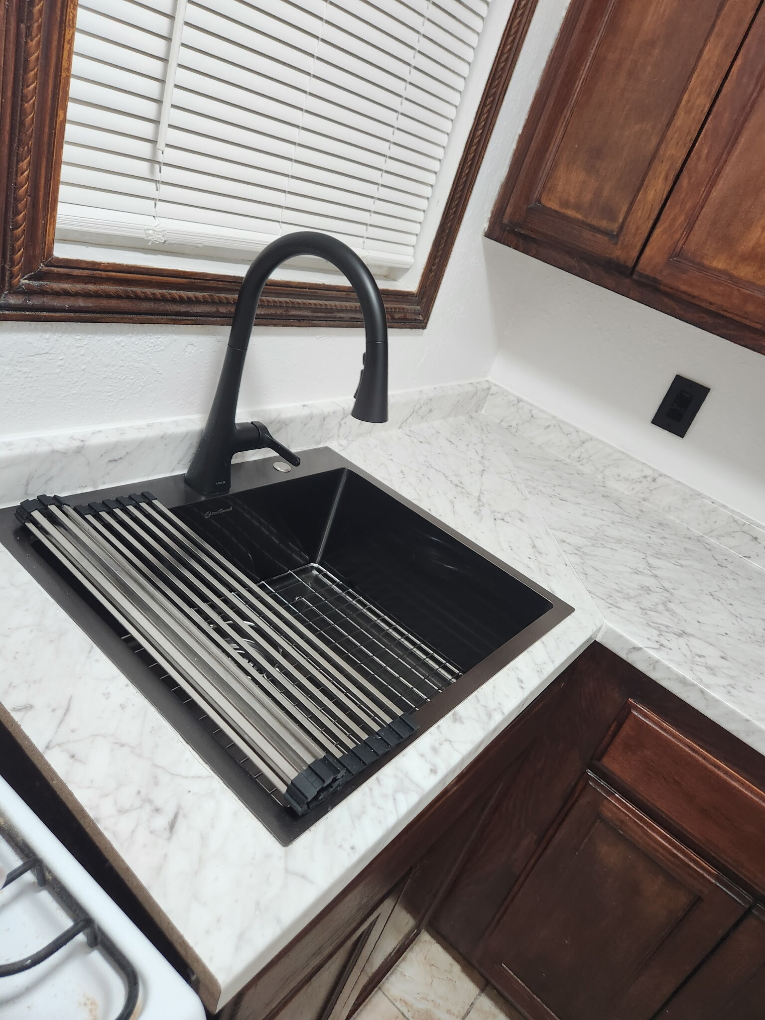 Building Photo - 716 1/2 W 60th St