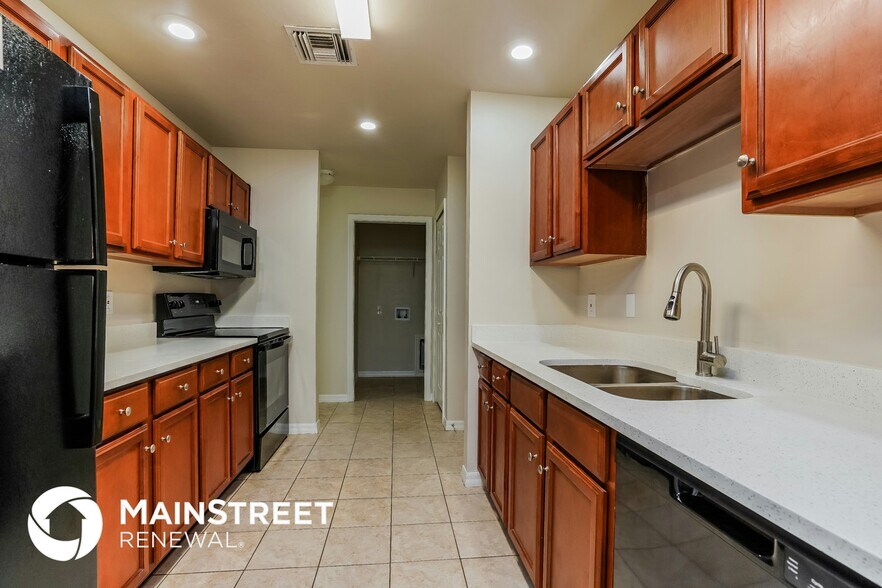 Building Photo - 427 Vanetta Dr