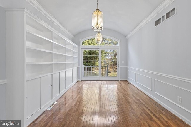 Building Photo - 1725 Gatehouse Ct