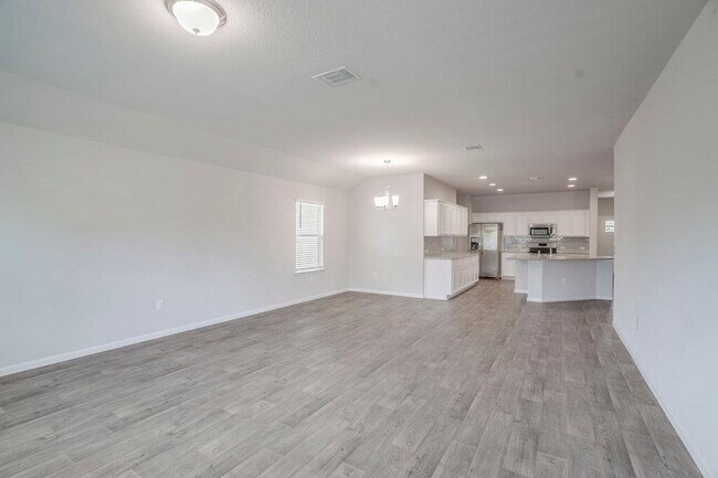 Building Photo - 13804 Cantarra Dr