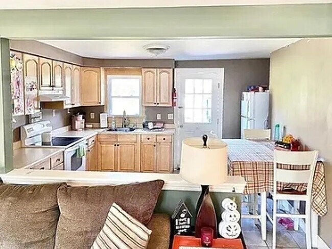 Building Photo - 254 Glen Charlie Rd