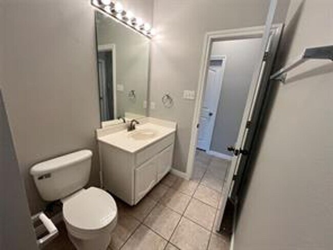 Building Photo - 4-bedroom home in NWISD