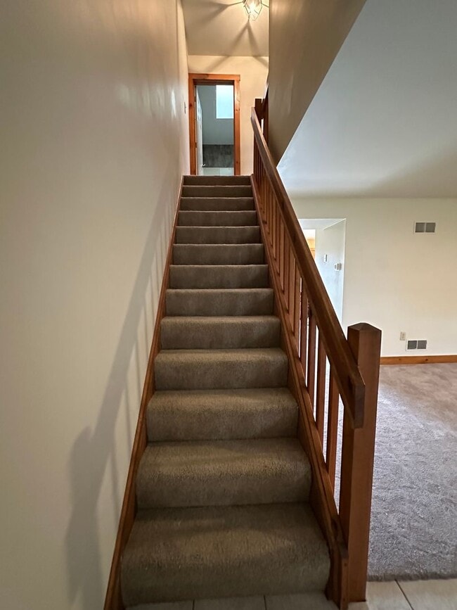 Building Photo - 3 Bedroom Townhouse Leola