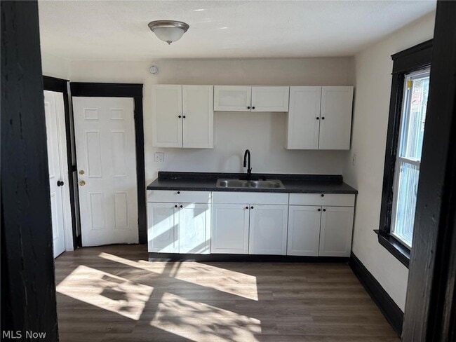 Building Photo - 2791 E 127th St