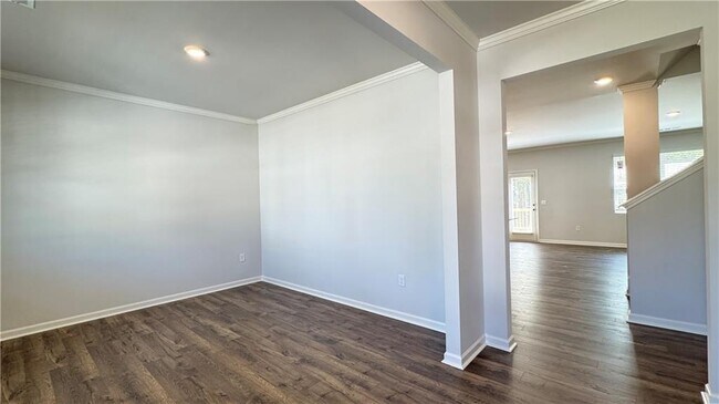 Building Photo - 61 Biltmore Pl