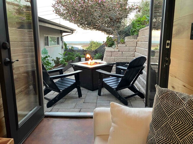 Building Photo - 705 Center Ct