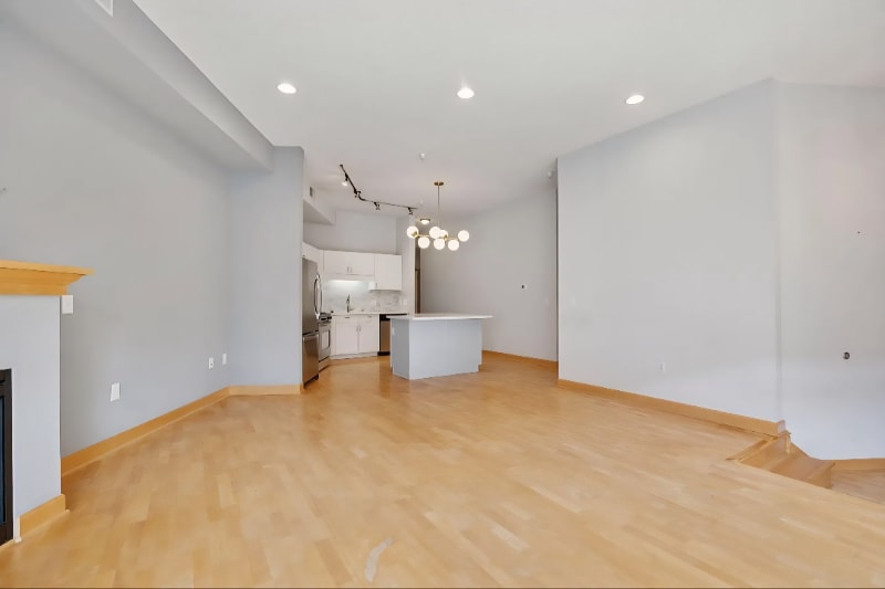 Building Photo - 308 E 18th St