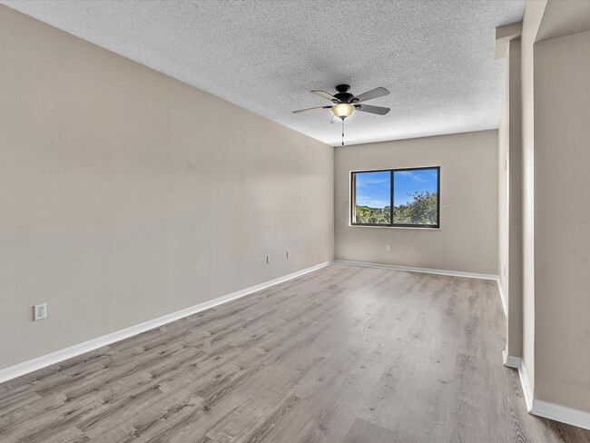 Building Photo - 2105 Lavers Cir