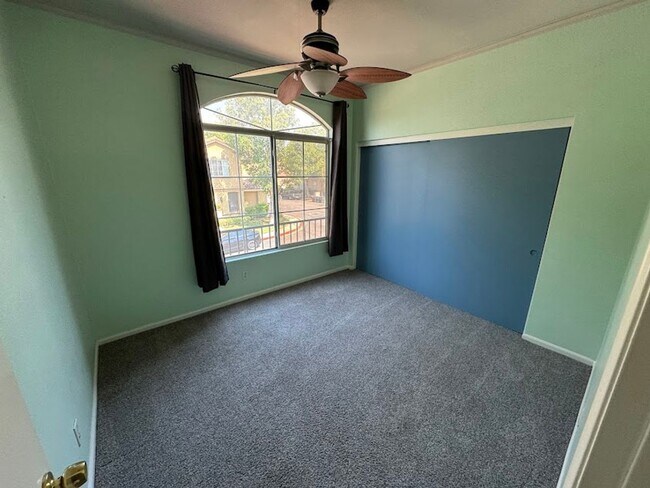 Building Photo - Welcome to this stunning 3-bedroom, 2.5-ba...