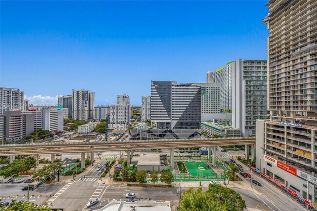 Building Photo - 88 SW 7th St