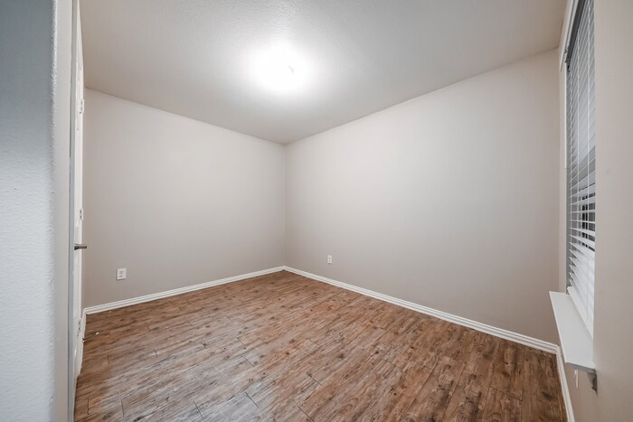 Building Photo - 936 Haley Dr
