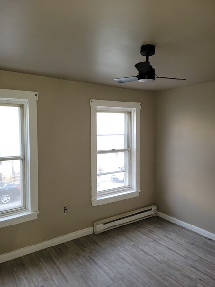 Building Photo - 332 S 11th St