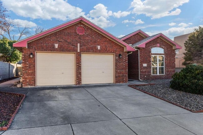 Building Photo - 9512 Rosas Ave NE