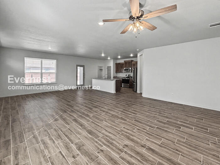 Building Photo - 2236 Hornbeam St