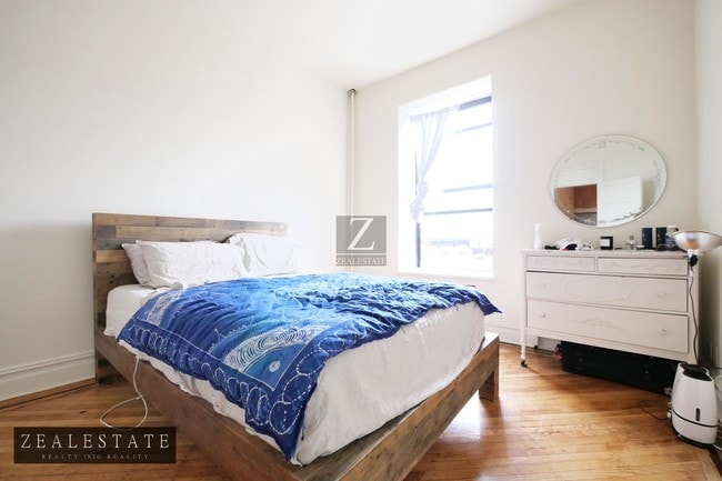 Building Photo - 210 Park Place