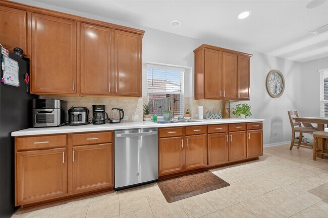 Building Photo - 19343 Dickson Park Dr