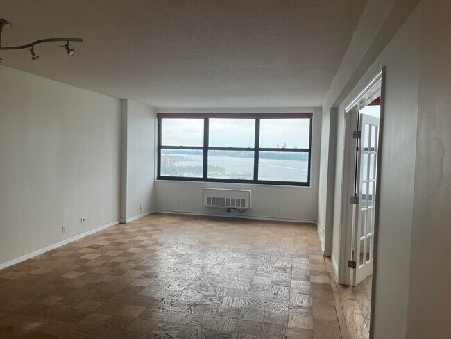 Building Photo - 7004 BLVD E