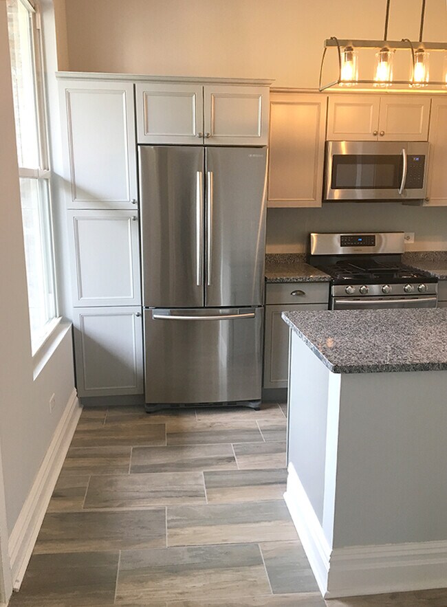 Building Photo - 6109 S Greenwood Ave